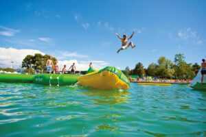 Parc aquatique à la tranche sur mer